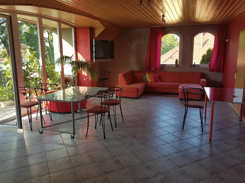 פץ' Szigeti Apartmanhaz מראה חיצוני תמונה